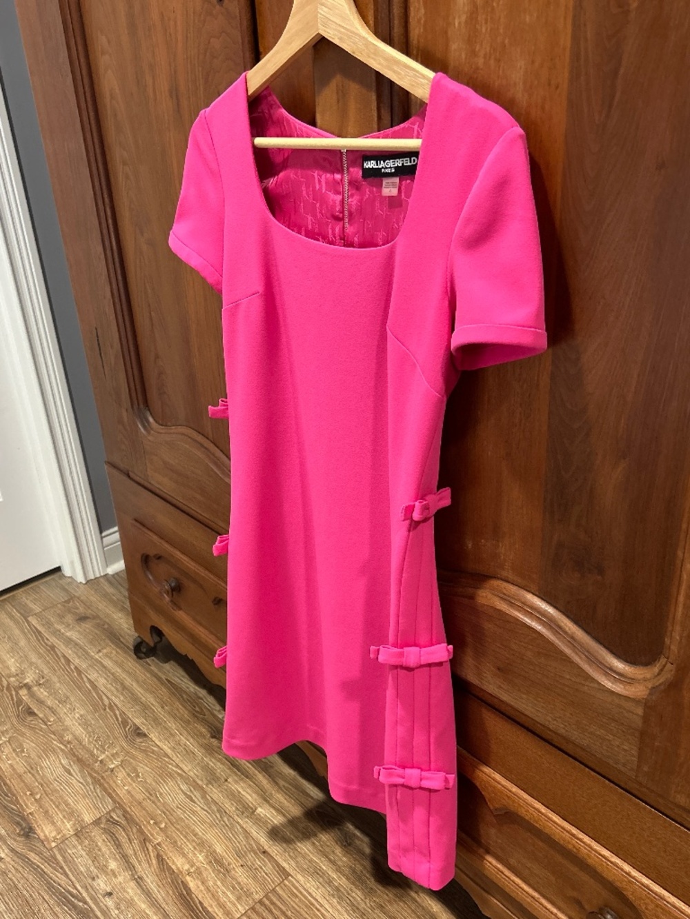 Pink bow sheath dress Karl Lagerfeld size 0